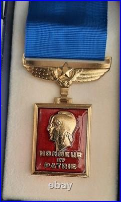 Médaille ancienne de l' AERONAUTIQUE 1945 bronze émail Monnaie de Paris ORIGINAL