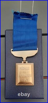 Médaille ancienne de l' AERONAUTIQUE 1945 bronze émail Monnaie de Paris ORIGINAL