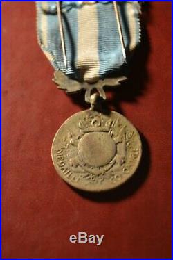 Médaille coloniale en bronze argenté avec mention état français indochine