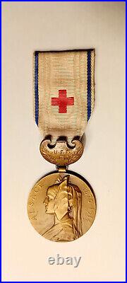 Médaille commémo. Des Administratifs de l'Union des Femmes de France. Bronze