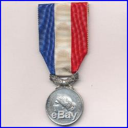 Médaille d'honneur de courage et dévouement III° république intérieur et cultes