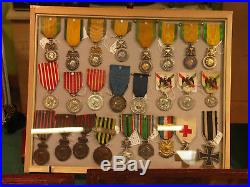 Médaillé de 24 tiroirs, en 8 modules de 3 tiroirs, pour décorations et insignes
