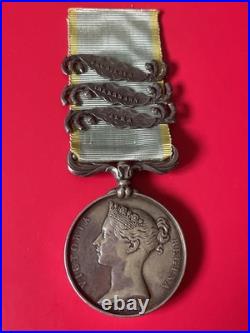 Médaille de Crimée 1854 Petit Chiffre signée Wyon