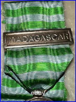 Medaille de Madagascar 1er modele avec agrafe coloniale clapet