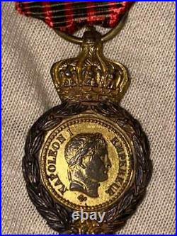 Medaille de Sainte Helene dorée bicolore