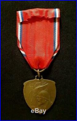 Médaille de Verdun 1916 en bronze par Mattei WW1 French Verdun Medal by Mattei