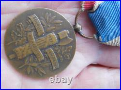 Médaille de la Fidélité Française / Rare