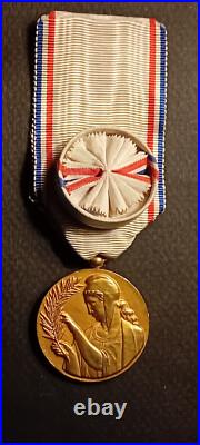 Médaille de la Reconnaissance française. 2nd modèle. Classe or, en bronze doré