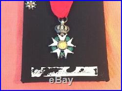 Médaille de la légion dhonneur avec aigle sur couronne mobile et miniature