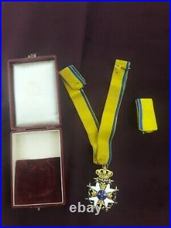 Médaille décoration Commandeur Ordre de l'Epee Suède poilu succession grenier