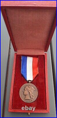 Médaille des Épidémies Ministère des Colonies 1948 dans sa boite ORIGINAL MEDAL