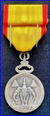 Médaille du Régne du Laos 3éme type Argent