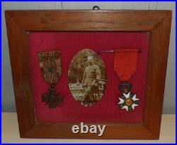 Médaille legion d'honneur + croix de guerre + photo 14/18 SOUS CADRE WW1
