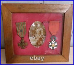 Médaille legion d'honneur + croix de guerre + photo 14/18 SOUS CADRE WW1