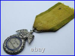 Medaille militaire modéle second Empire, en argent avec son ruban / ancre / 016