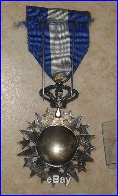 Medaille militaire ordre du Nicham Nichan El Anouar colonial medal order