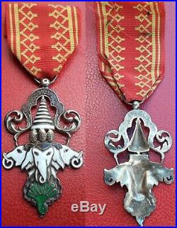 Médaille militaire ordre du million d'elephants en argent Laos medal order