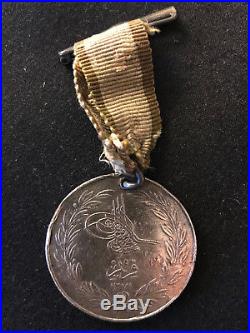 Médaille turque de Crimée 1855 attribuée à un artilleur anglais