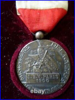 Médailles ordre de la légion d honneur fond de tiroir