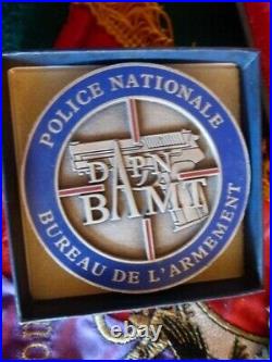 Médailles police obsolète carrière d un officier divers