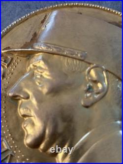 Médaillon Commemorative General De Gaulle En Bronze Doré A L'or