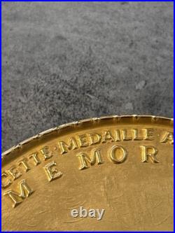 Médaillon Commemorative General De Gaulle En Bronze Doré A L'or