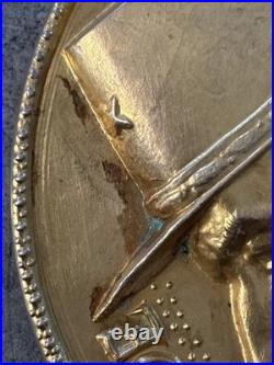 Médaillon Commemorative General De Gaulle En Bronze Doré A L'or