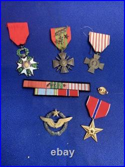 Militaria Lot Medailles Francaises Et USA Ww2 Insigne Pilote Avion