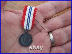 Miniature King's Medal for Courage Cause of Freedom George VI WWII 17 mm