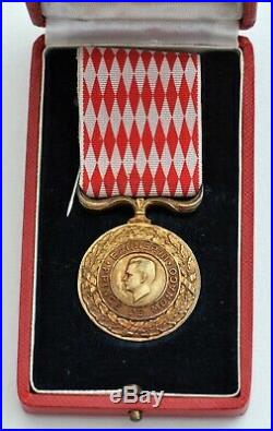 Monaco Médaille du Devoir, Rainier III, classe or, en vermeil, dans son écrin