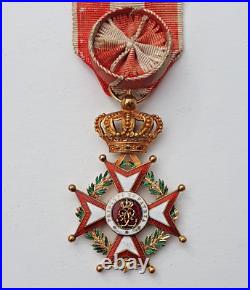 Monaco Ordre de St Charles, officier en or, légers manques d'émail, 40x63 mm