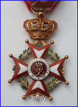 Monaco Ordre de St Charles, officier en or, légers manques d'émail, 40x63 mm