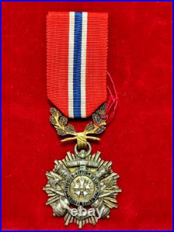 Napoléon Ordre Légion Honneur Officiers retraités membres de la Légion Honneur