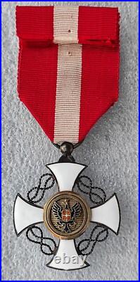 ORDRE DE LA COURONNE D'ITALIE peu courante fabrication française medaille