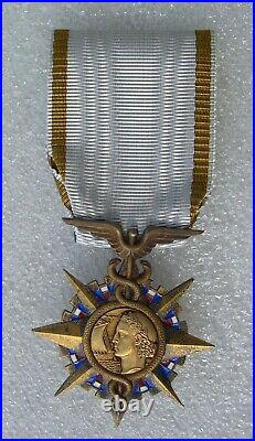 ORDRE DU MERITE COMMERCIAL medaille chevalier vermeil poinçon tête de sanglier