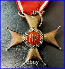 Ordre Polonia Restituta 1918 3 éme classe + plaque de grand croix