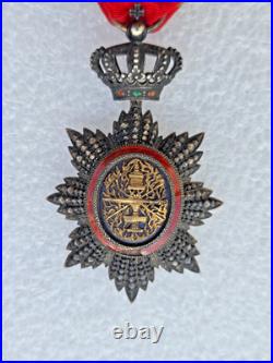 Ordre Royal du Cambodge, étoile d'officier en vermeil, repercée, éclat d'émail