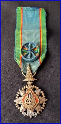Ordre de la Couronne de Siam Officier en argent Order of the Crown of Thailand