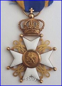 Ordre du Lion des Pays Bas, chevalier en or et émail, modèle ancien, 44x70 mm