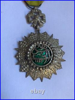 Ordre du Nichan Iftikhar Tunisie ancienne medaille militaire en argent