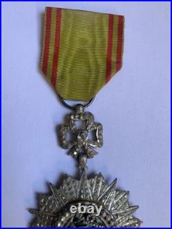 Ordre du Nichan Iftikhar Tunisie ancienne medaille militaire en argent