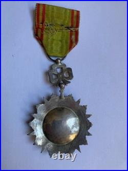 Ordre du Nichan Iftikhar Tunisie ancienne medaille militaire en argent