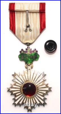 Ordre du soleil levant 5ème classe Japon / Japanese order of the Rising Sun 5th