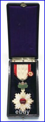 Ordre du soleil levant 5ème classe Japon / Japanese order of the Rising Sun 5th