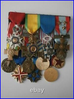 Placard de 15 médailles pendantes guerres d'Indochine et d'Algérie