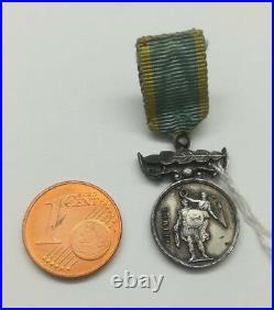 RARE DECORATION MINIATURE- VICTORIA REGINA 1854 CRIMEA, SEBASTOPOL // Réf 151-MD