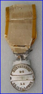RARE MEDAILLE DES SAUVETEURS DE LA CROIX ROUGE ruban très fragile