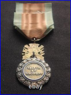 RARE MÉDAILLE MILITAIRE 3ème RÉPUBLIQUE, 1870 Type 2 MODÈLE À ANNEAU MOBILE