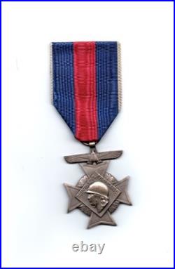 RARE Médaille des SERVICES MILITAIRES VOLONTAIRES Modèle AIR 2ème classe