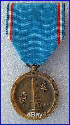 Rare Medaille 1914-1918 Medaille De Darney